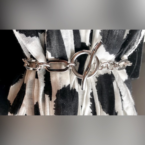 Fashion Silver Tone Paper Clip Bracelet - Picture 3 of 8